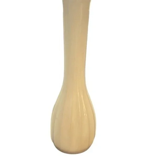 Vintage Milk Glass 9" Bud‎ Vase. - Picture 4 of 6